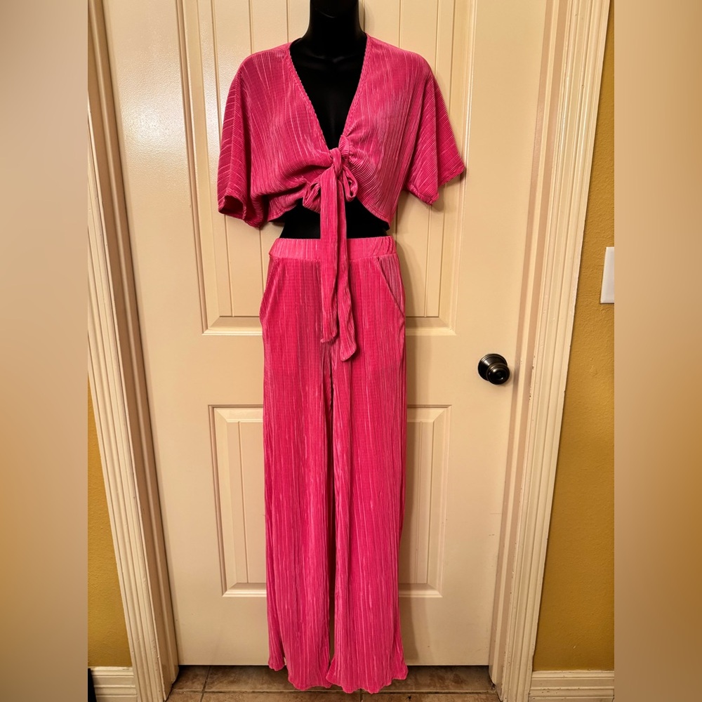NWT Fashion nova Kassidy Plisse pants set size XS